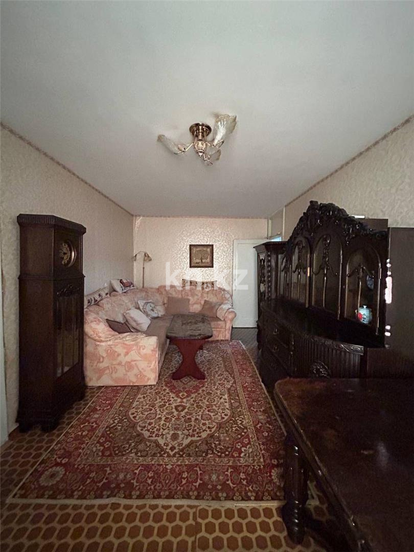 Продажа 3-комнатной квартиры, 58 м², ул. Ерубаева в Караганде