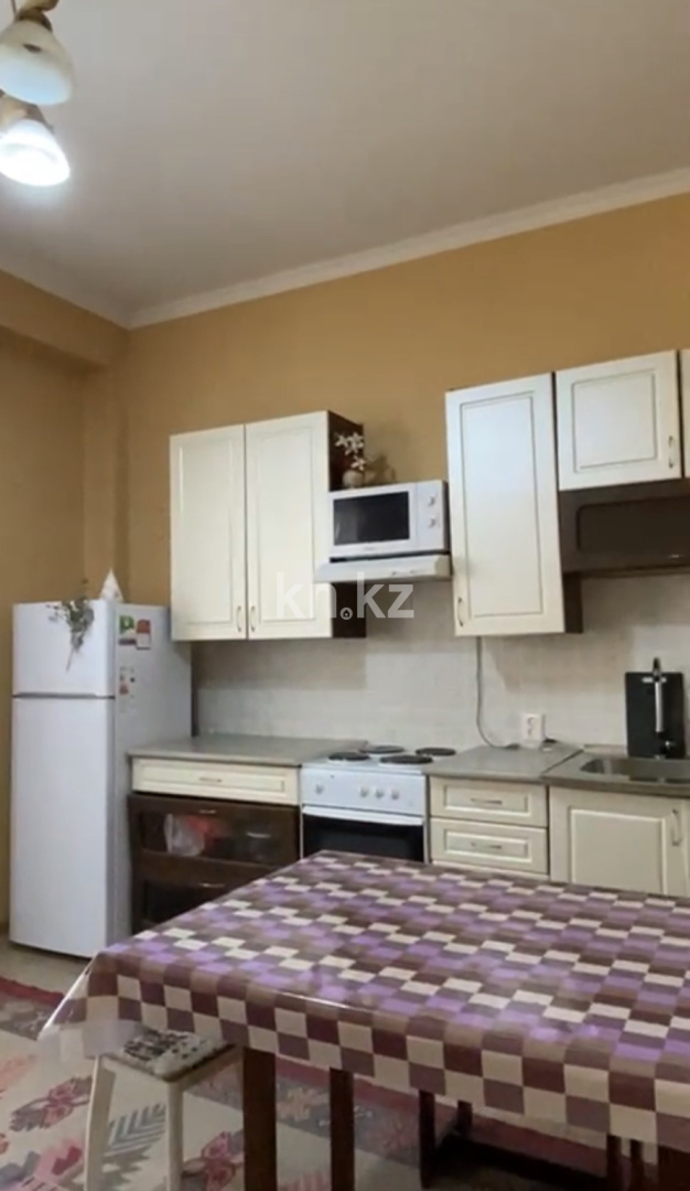 Аренда 1-комнатной квартиры, 60 м² в Астане