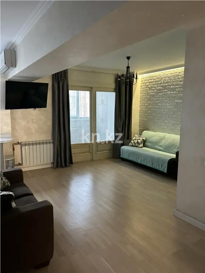 Продажа 3-комнатной квартиры, 68.9 м², ул. Валиханова, дом  124 в Алматы