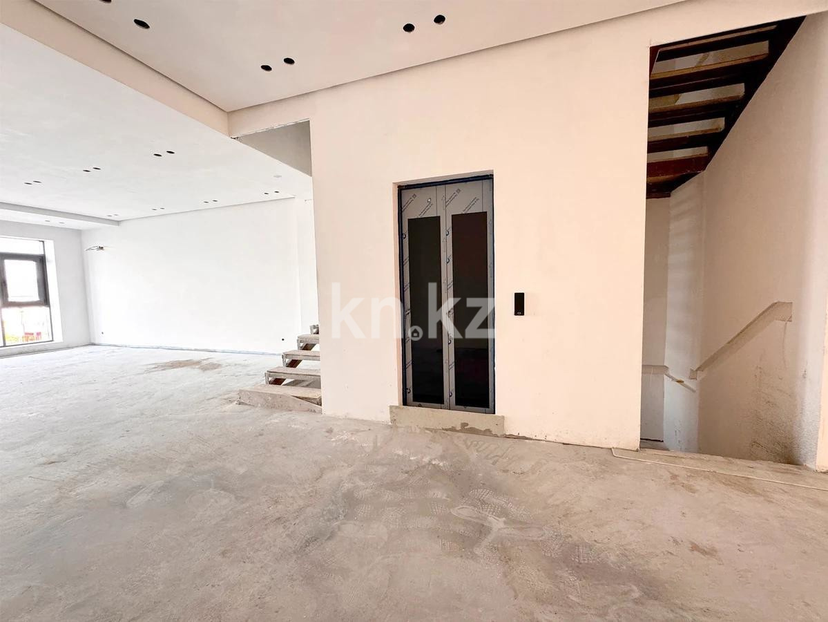 Продажа 5-комнатной квартиры, 370 м², ул. 4-я в Алматы - фото 9