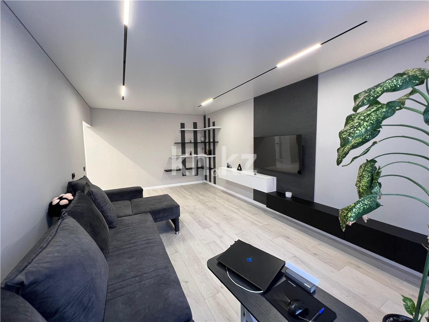 Продажа 3-комнатной квартиры, 100 м², ул. Дюсембекова в Караганде - фото 2