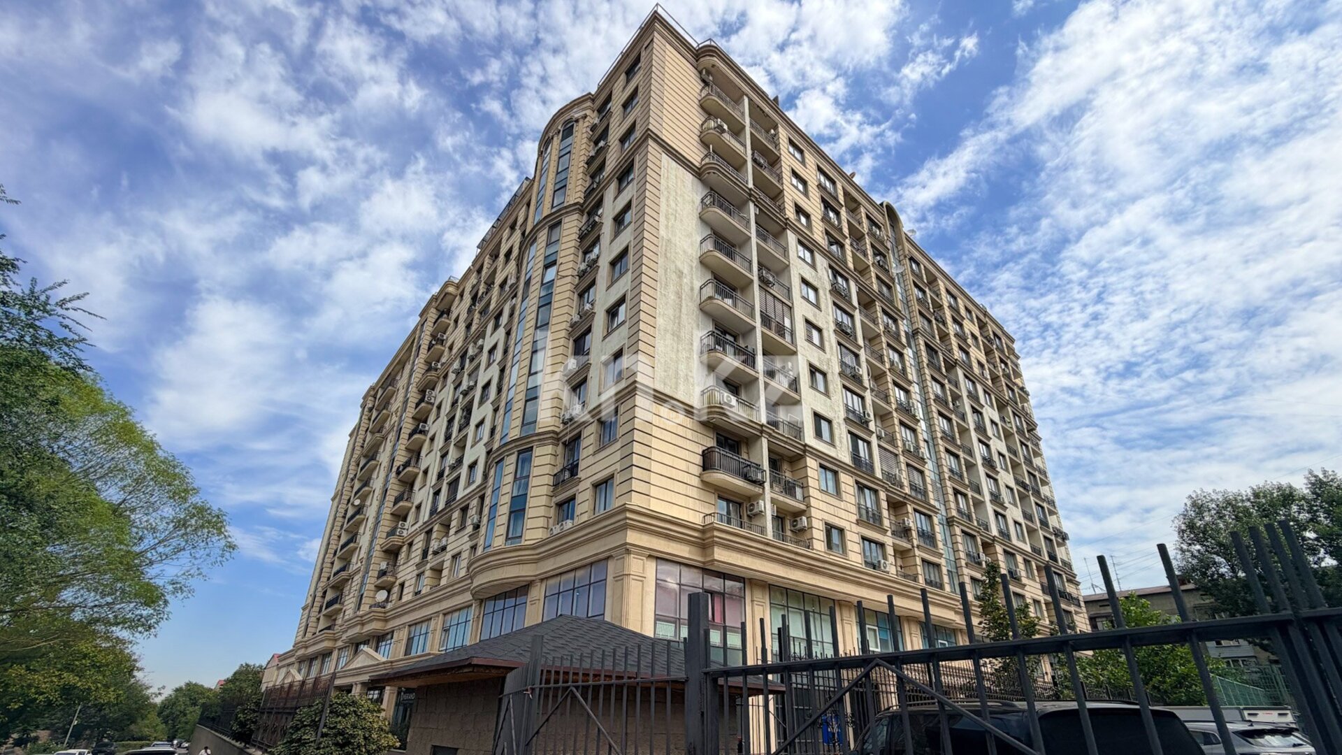 Продажа 1-комнатной квартиры, 65 м² в Алматы - фото 26