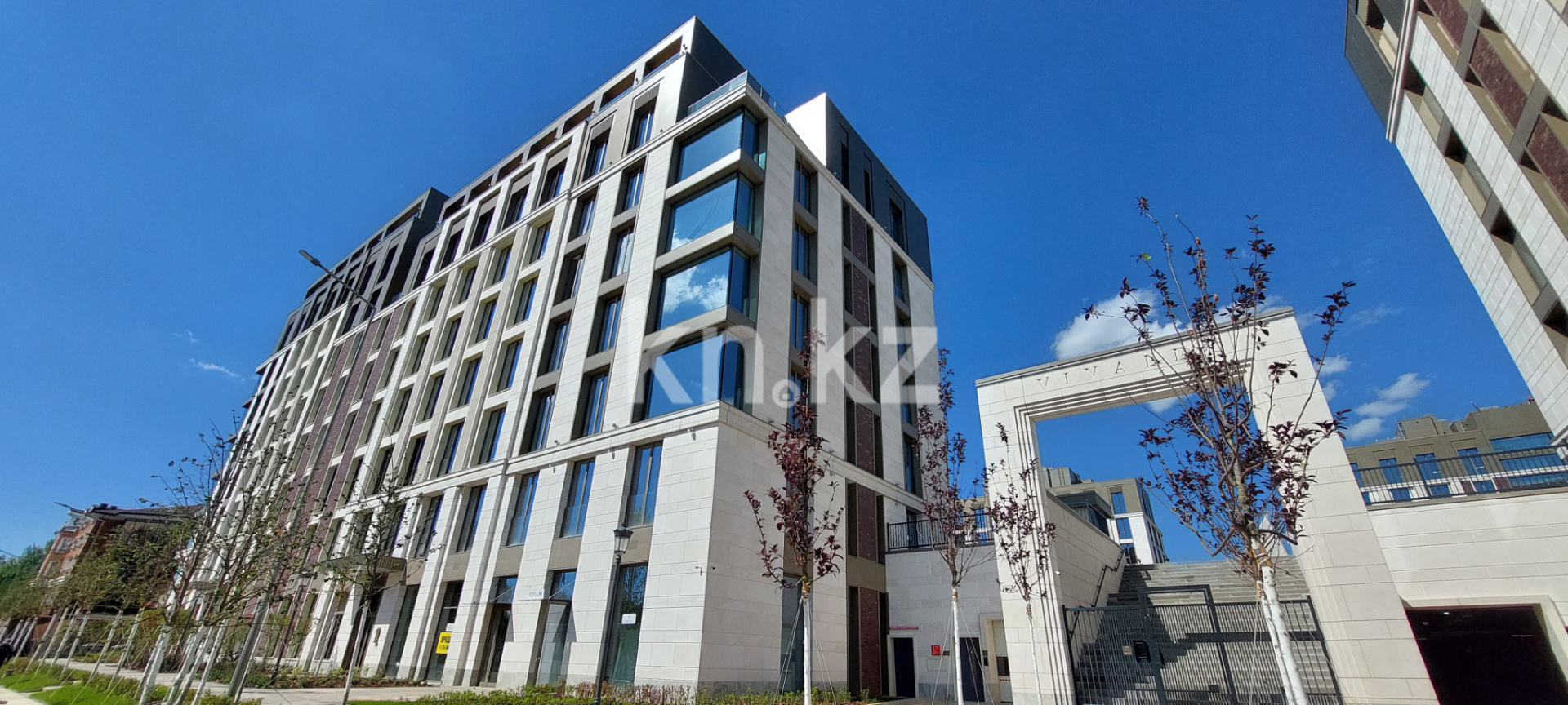 Продажа 5-комнатной квартиры, 270 м² в Астане