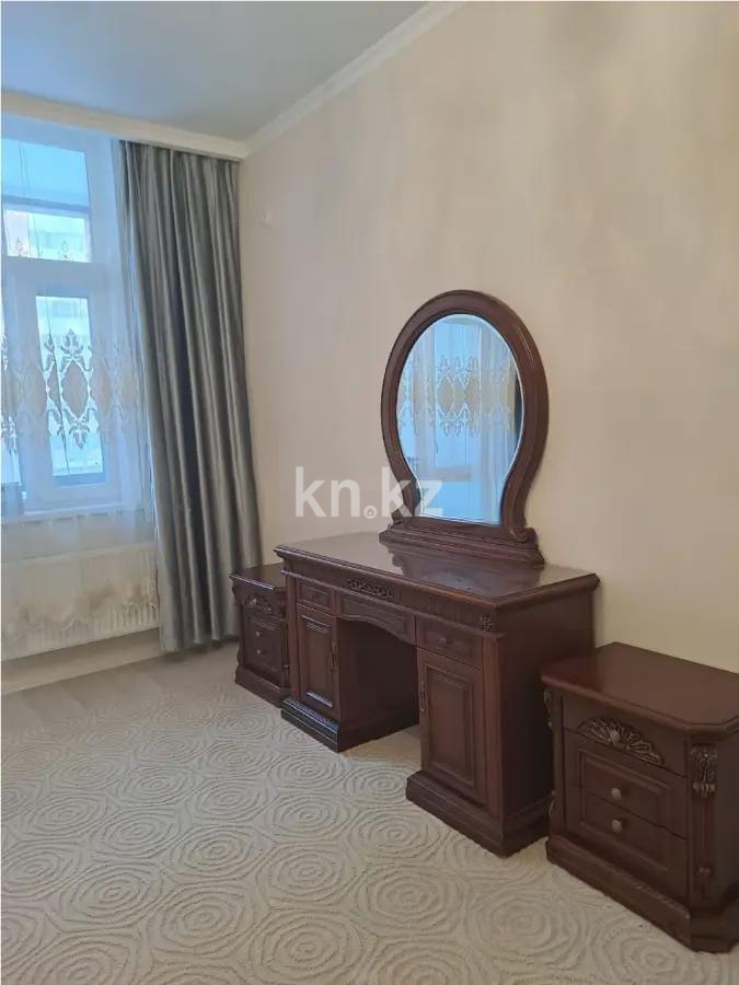 Продажа 1-комнатной квартиры, 36 м², ул. Кумисбекова, дом  2 в Астане