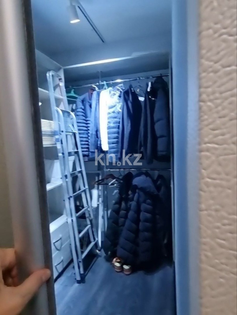 Продажа 4-комнатной квартиры, 160 м², ул. Аманжолова, дом  65/4 в Караганде - фото 21