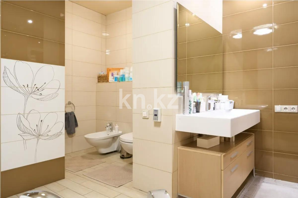 Продажа 4-комнатной квартиры, 160 м², ул. Ходжанова, дом  81 в Алматы - фото 6