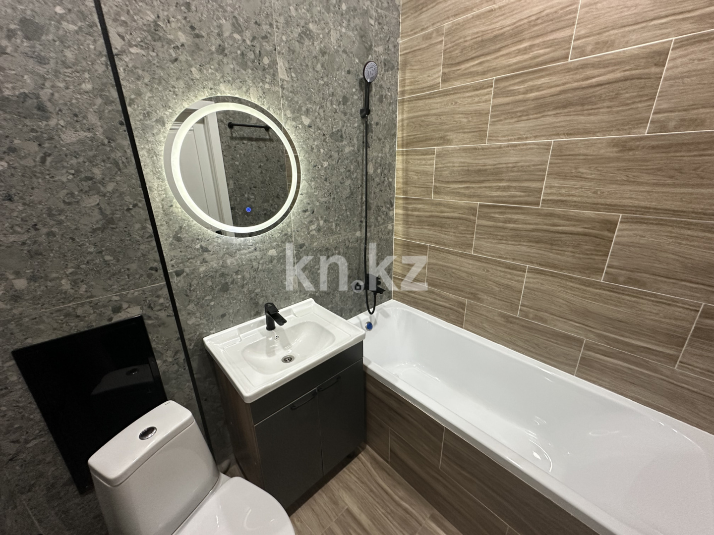 Продажа 2-комнатной квартиры, 38 м², ул. Муканова, дом  81 в Караганде - фото 6