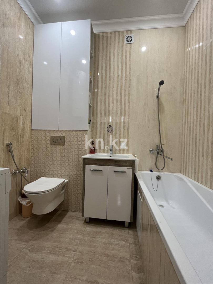 Продажа 2-комнатной квартиры, 64 м², ул. Ашимова, дом  21 в Караганде - фото 18