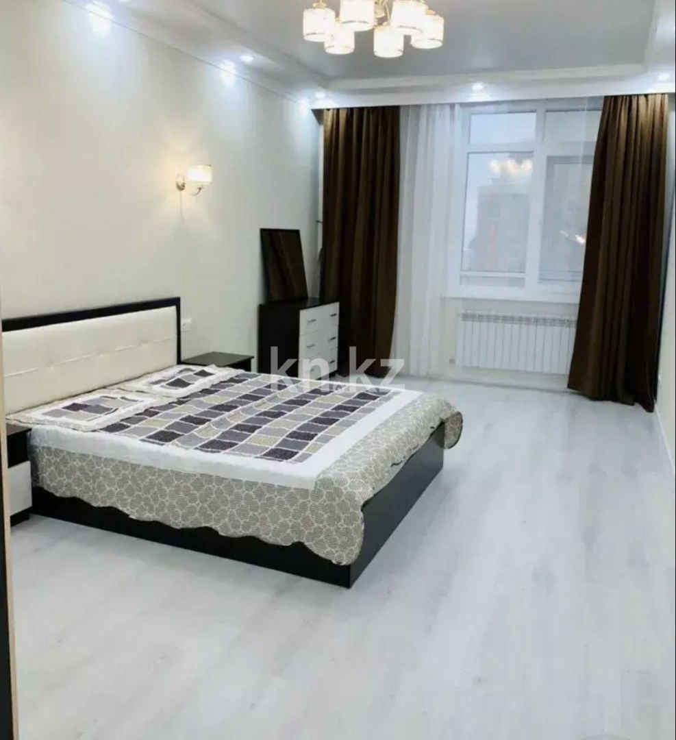 Аренда 3-комнатной квартиры, 145 м², ул. Байтурсынова, дом  1 в Астане