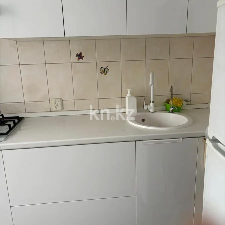 Продажа 4-комнатной квартиры, 74 м², 11 мкр., дом  25 в Алматы - фото 5