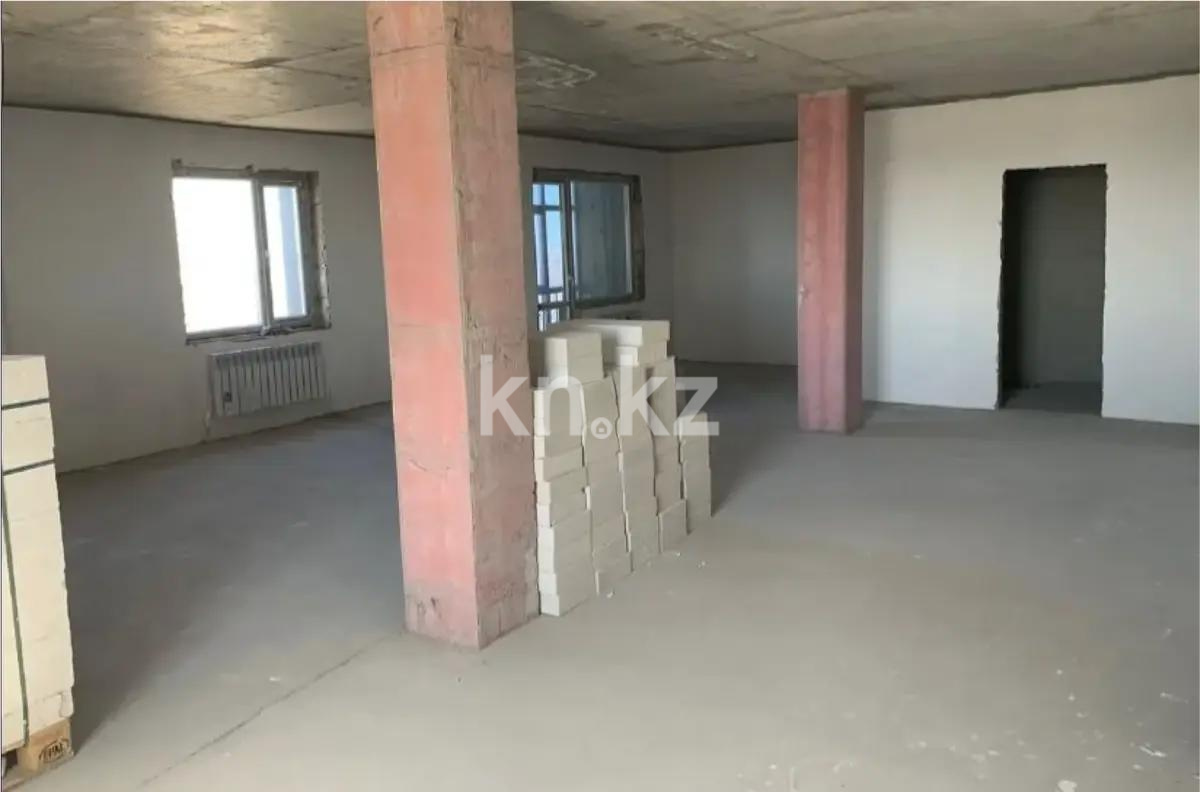 Продажа 3-комнатной квартиры, 90 м² в Караганде