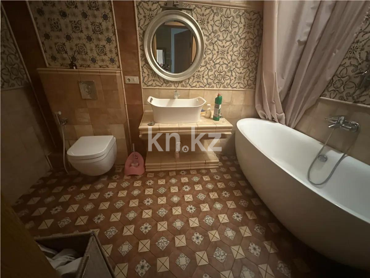 Продажа 2-комнатной квартиры, 77.7 м² в Алматы - фото 4