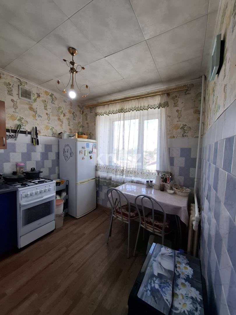 Продажа 3-комнатной квартиры, 42.9 м², мкр-н 21, дом  7 в Караганде - фото 6