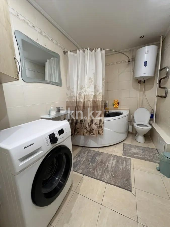 Продажа 2-комнатной квартиры, 54 м², ул. Муканова, дом  1/6 в Караганде - фото 4