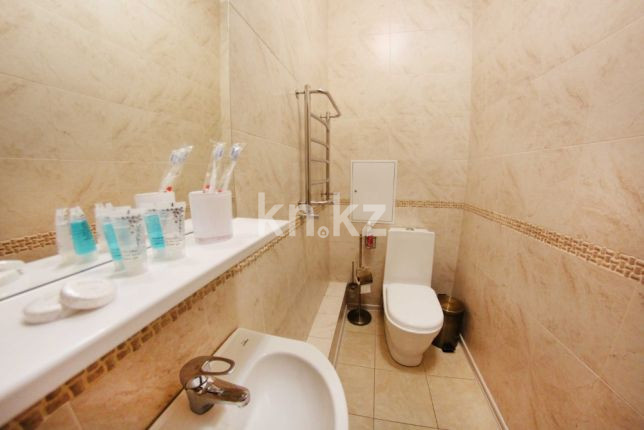 Аренда 3-комнатной квартиры посуточно, 130 м², ул. Розыбакиева, дом  289 в Алматы - фото 15