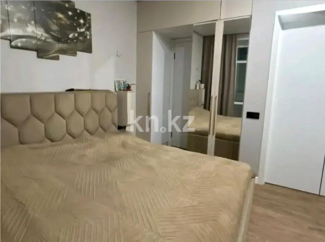 Продажа 3-комнатной квартиры, 78 м², ул. Букетова, дом  3/3 в Караганде - фото 2