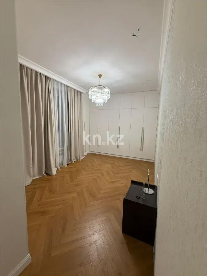 Продажа 4-комнатной квартиры, 127 м², ул. Орынбор, дом  13 в Астане - фото 2