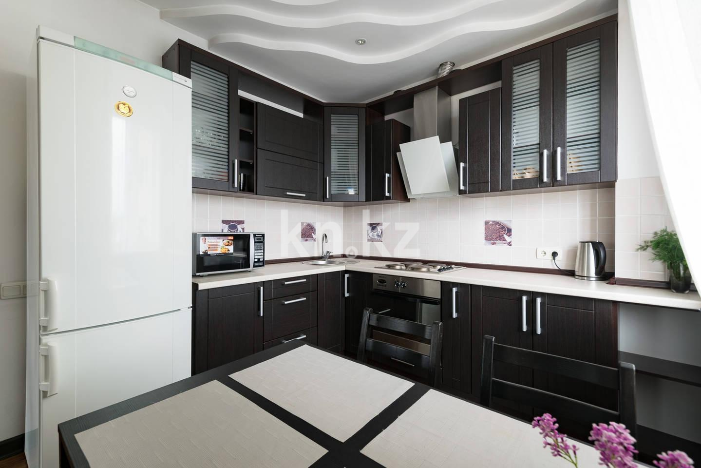 Аренда 2-комнатной квартиры посуточно, 63 м², Керемет, дом  3/2 - ул. Тимирязева в Алматы - фото 8