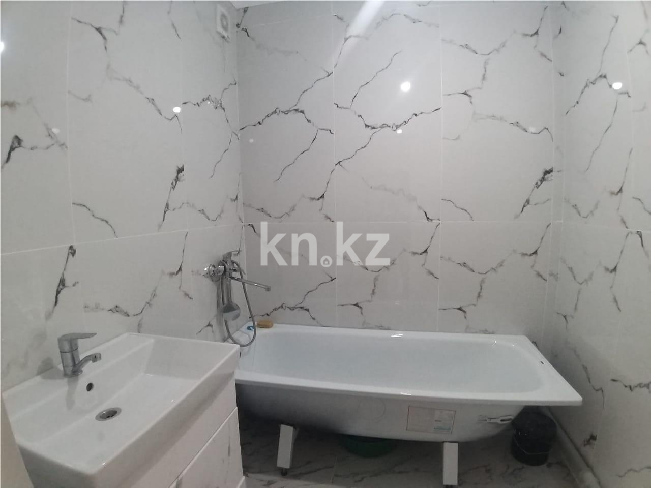 Продажа 3-комнатной квартиры, 82 м², мкр-н Голубые Пруды в Караганде - фото 13