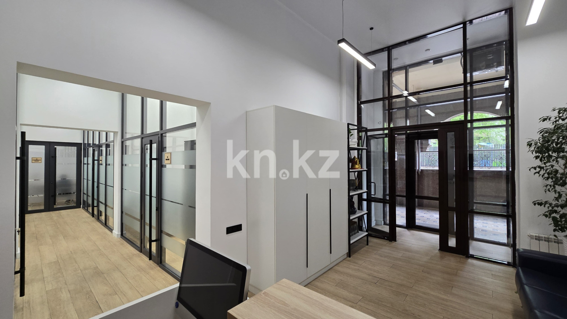 Продажа , 260 м², ул. Митина, дом  4 - Достык в Алматы - фото 9