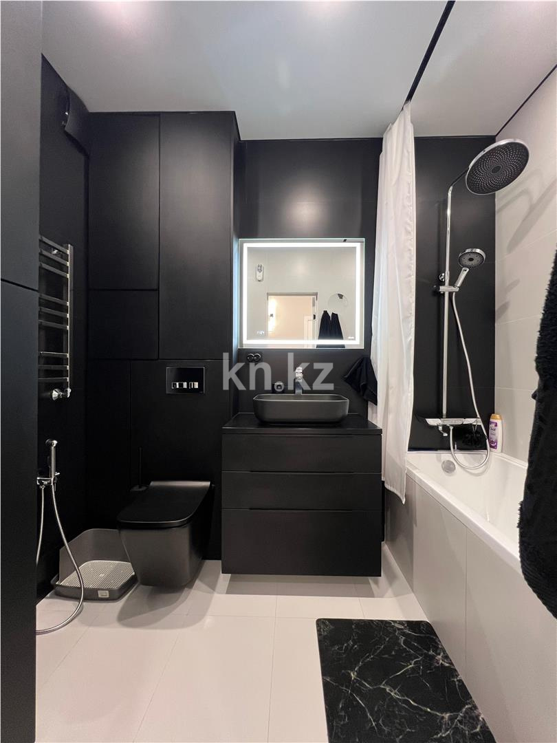 Продажа 3-комнатной квартиры, 100 м², ул. Дюсембекова в Караганде - фото 13