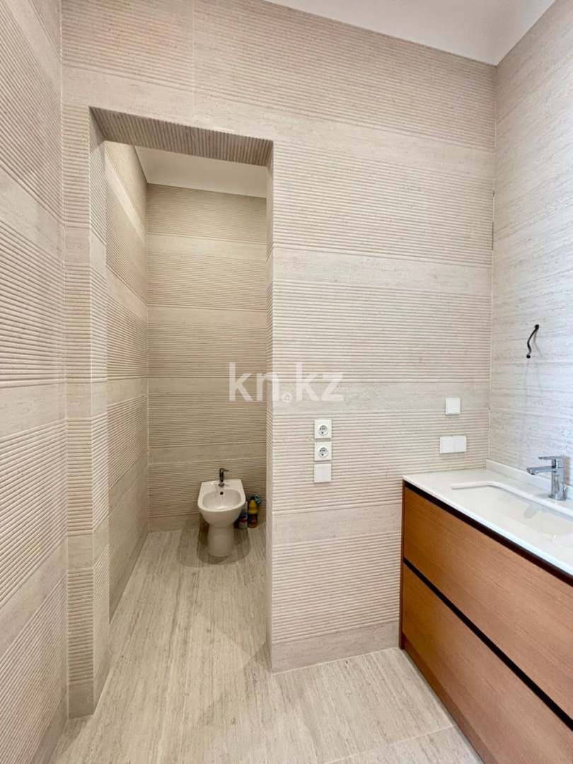 Продажа 3-комнатной квартиры, 194 м² в Астане - фото 13