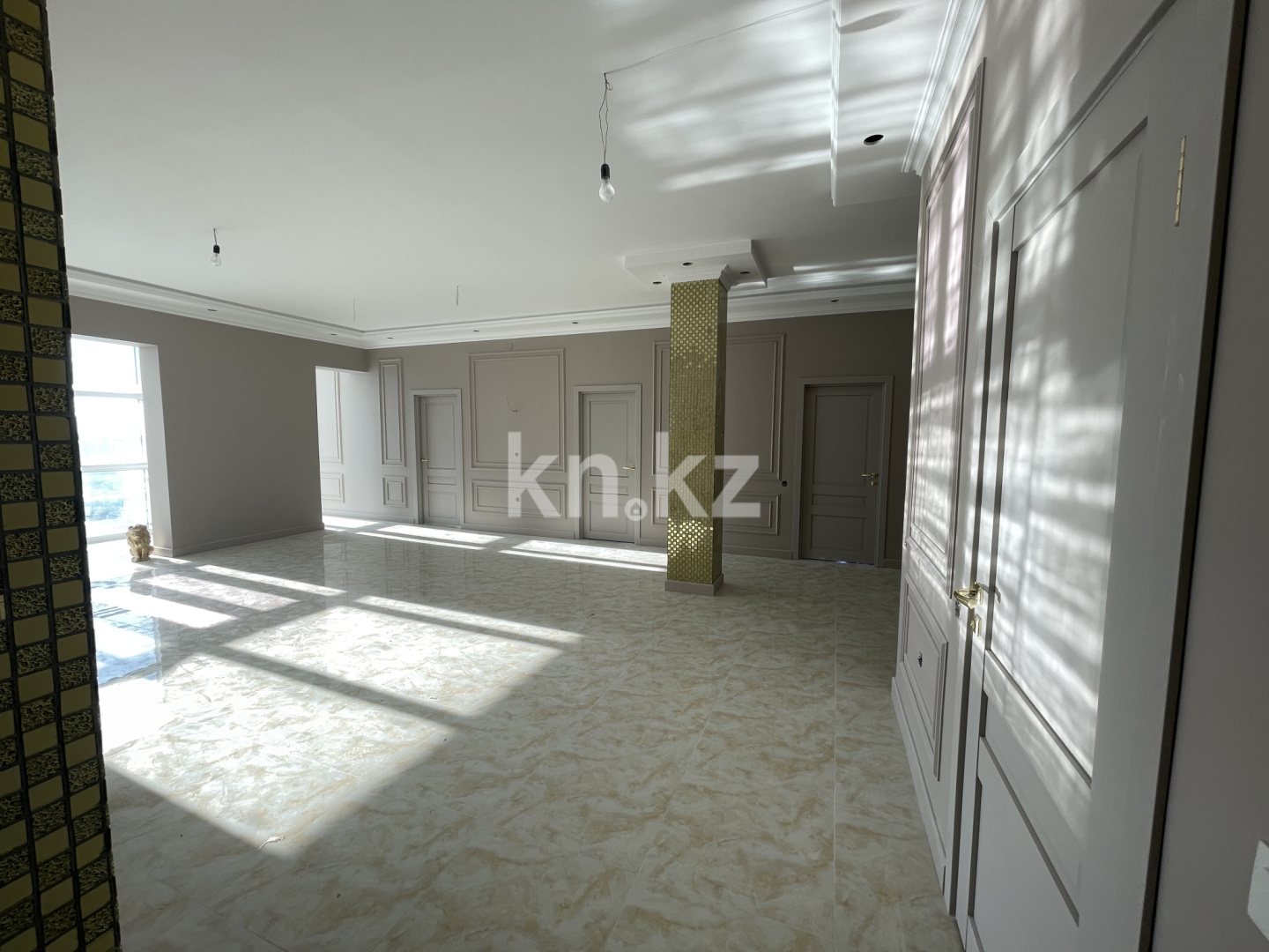 Продажа 4-комнатной квартиры, 142 м², ул. Желтоксан, дом  2/1 в Астане - фото 3