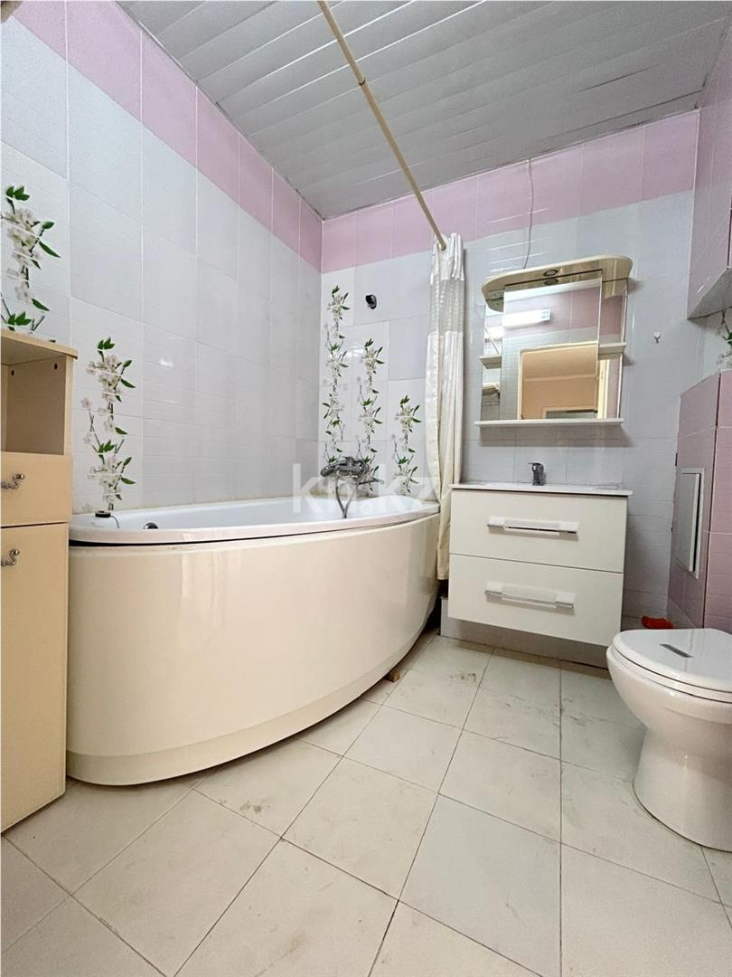 Продажа 4-комнатной квартиры, 122 м², ул. Отырар в Астане - фото 13