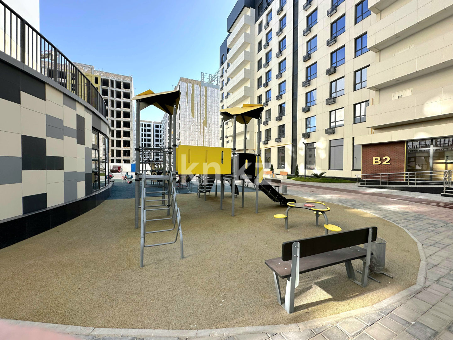 Продажа 2-комнатной квартиры, 79 м², ул. Байтерекова, дом  2б в Шымкенте - фото 6