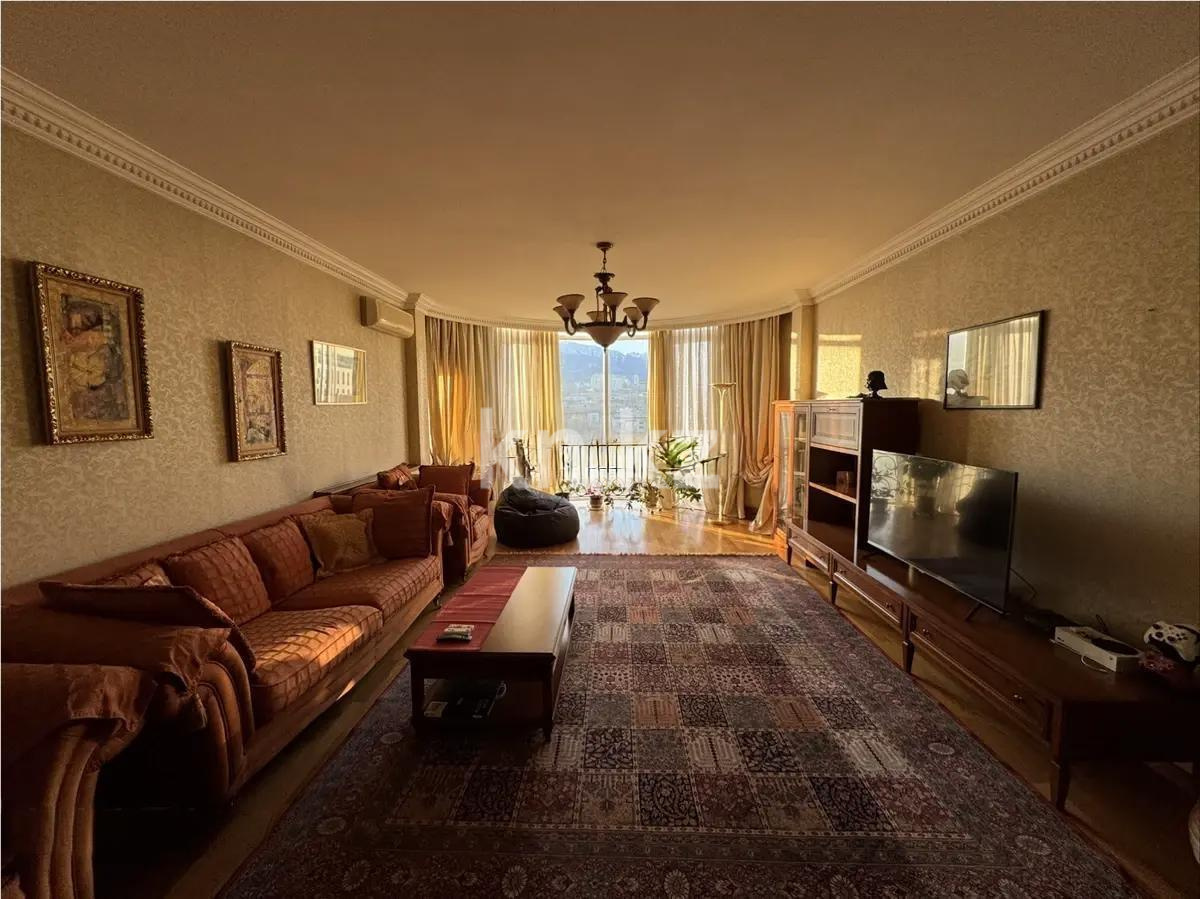 Продажа 3-комнатной квартиры, 162 м², ул. Богенбай батыра, дом  81 в Алматы