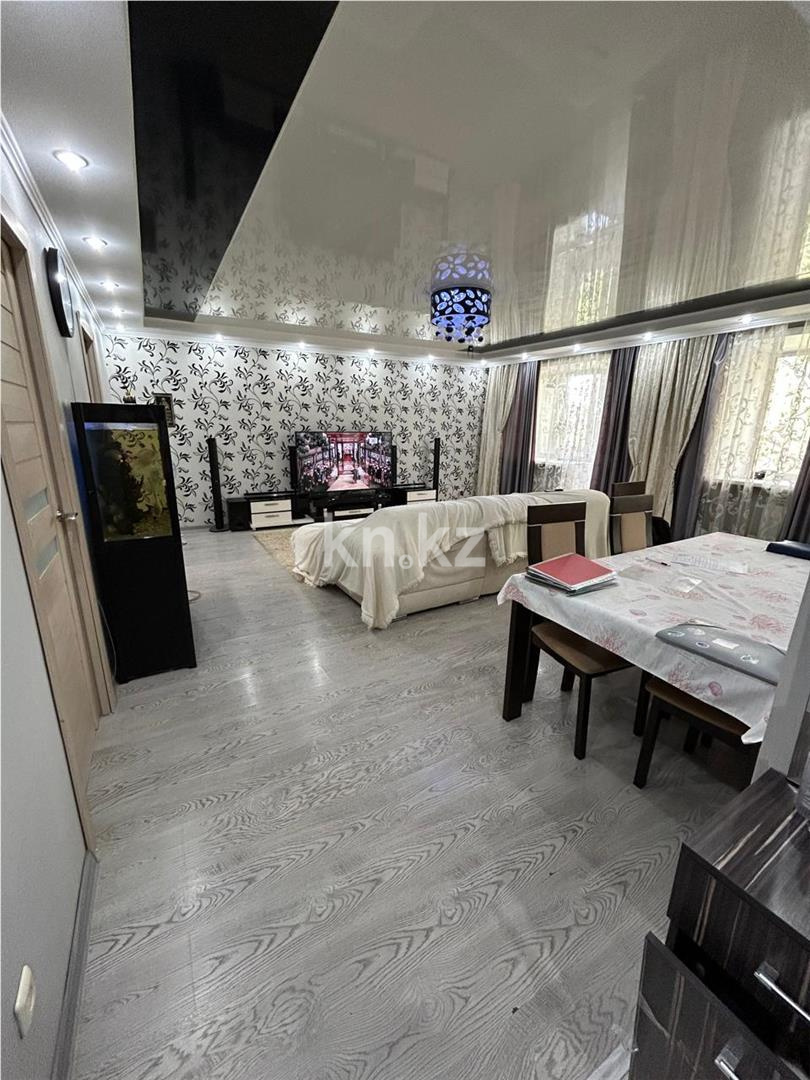 Продажа 4-комнатной квартиры, 93 м², ул. Аманжолова, дом  21 в Караганде