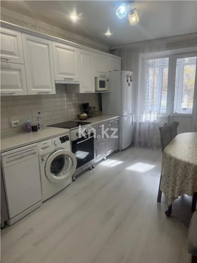 Продажа 4-комнатной квартиры, 75 м², мкр-н Голубые Пруды, дом  13 в Караганде - фото 5