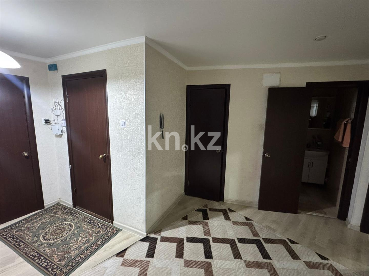 Продажа 3-комнатной квартиры, 89 м², мкр-н 11а, дом  26 в Караганде - фото 11