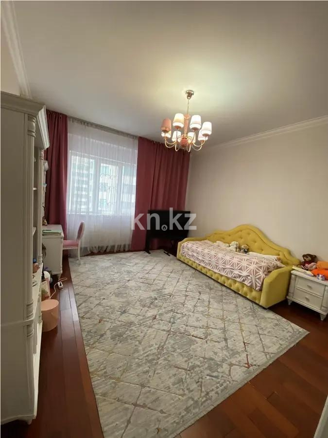 Продажа 4-комнатной квартиры, 145 м², ул. Курмангазы, дом  145 в Алматы - фото 3