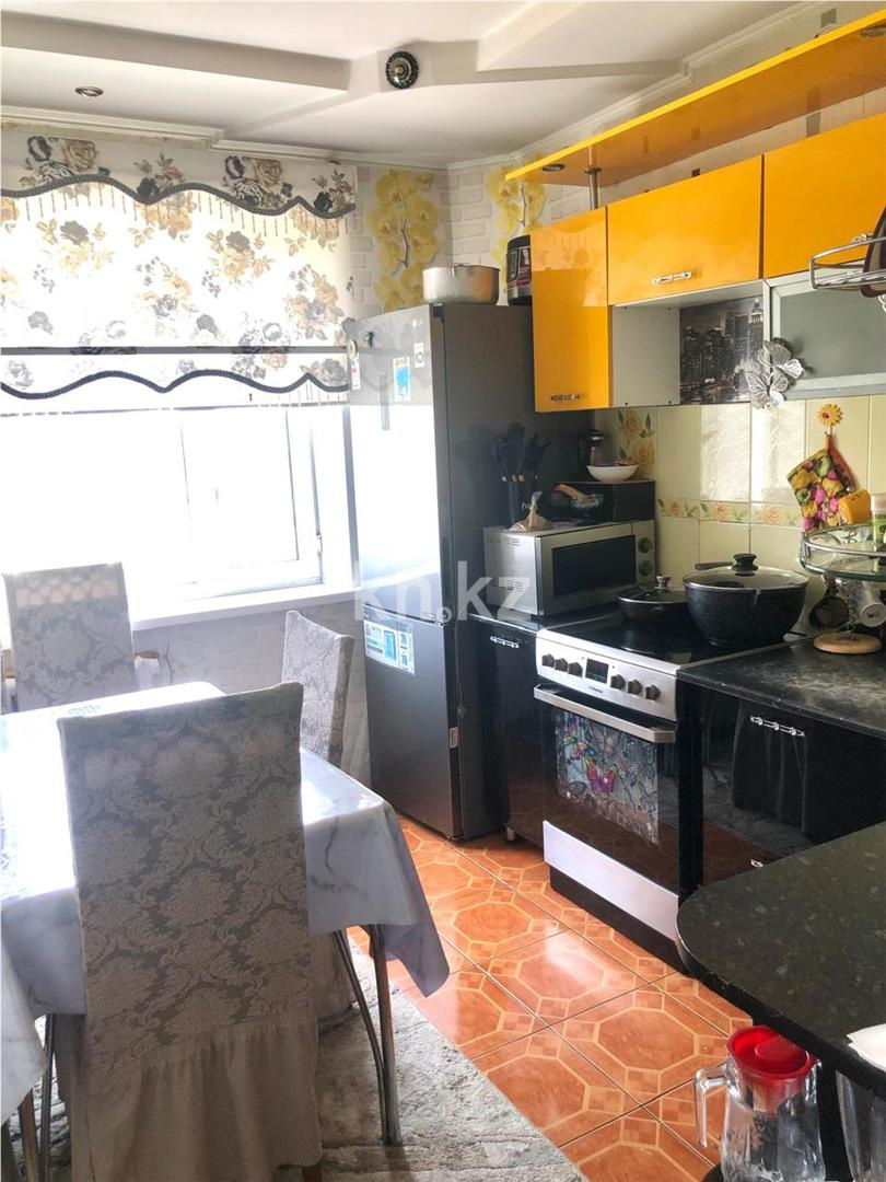 Продажа 4-комнатной квартиры, 79 м², ул. Дюсембекова, дом  39 в Караганде - фото 9