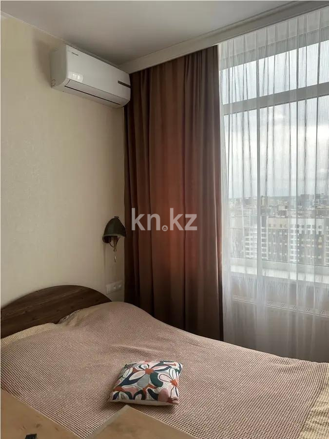 Продажа 1-комнатной квартиры, 38 м², пр. Кабанбай батыра, дом  49а в Астане