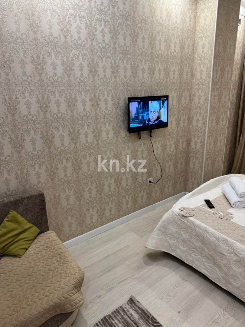 Аренда 1-комнатной квартиры посуточно, 50 м², ул. Туркестан, дом  14 в Астане - фото 6