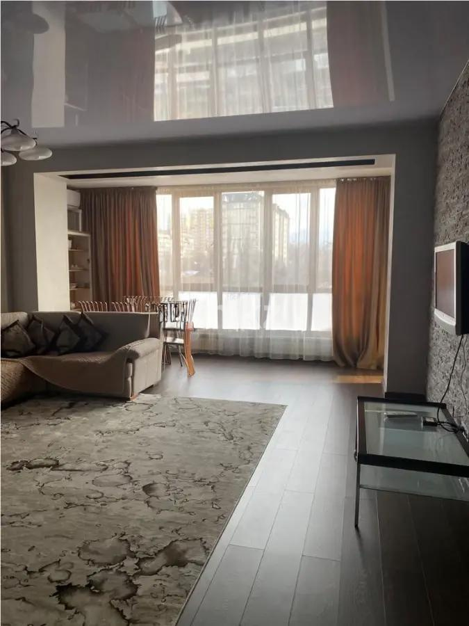 Продажа 2-комнатной квартиры, 90 м² в Алматы