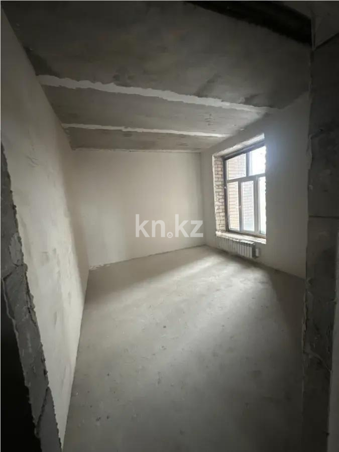 Продажа 4-комнатной квартиры, 122 м², ул. Гапеева, дом  16/2 в Караганде - фото 2