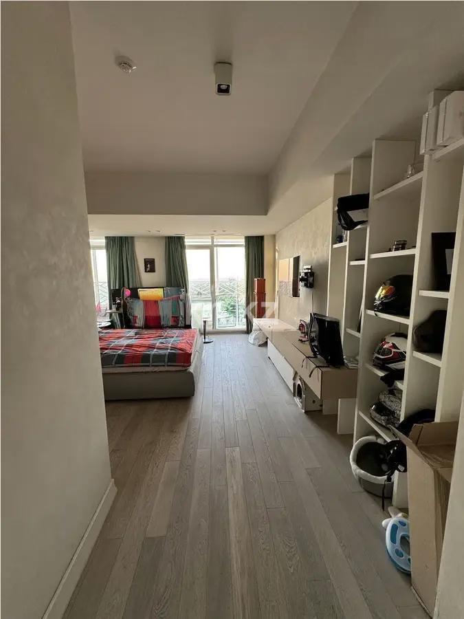Продажа 5-комнатной квартиры, 303.9 м², ул. Кабанбай батыра, дом  15 в Алматы - фото 2