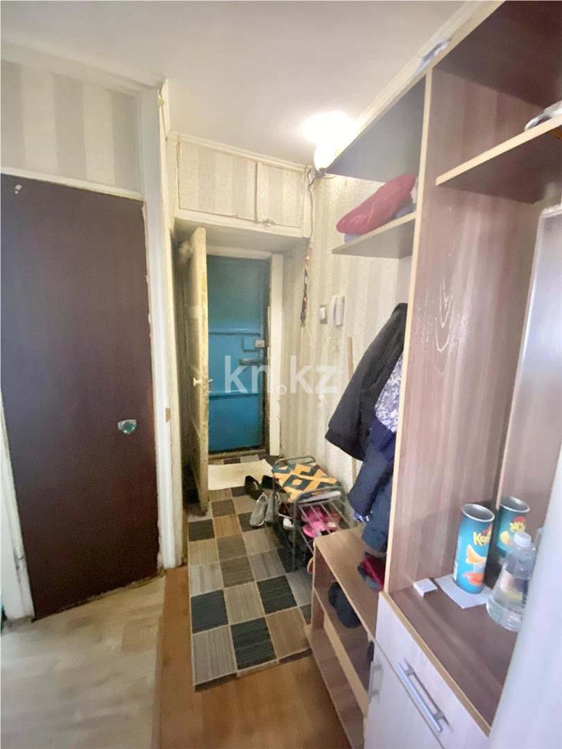Продажа 3-комнатной квартиры, 46 м², 17 мкр., дом  35 в Караганде - фото 9