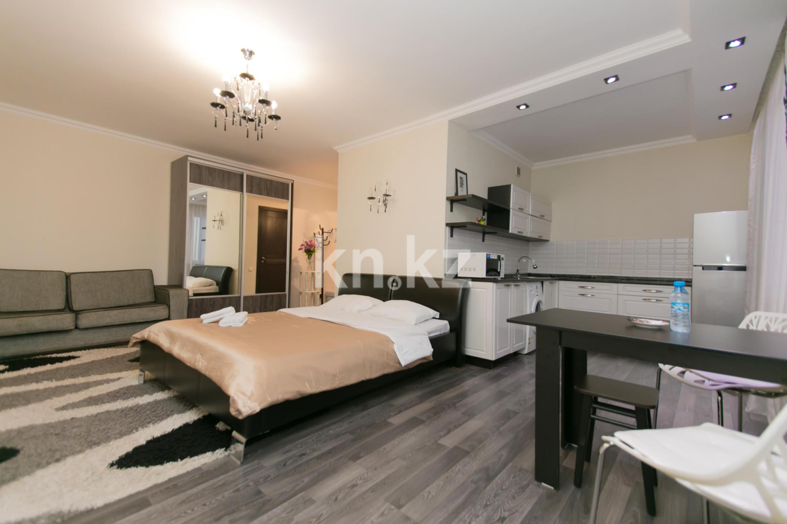 Аренда 1-комнатной квартиры посуточно, 45 м², ул. Достык, дом  12 - ул. Сауран в Астане - фото 2