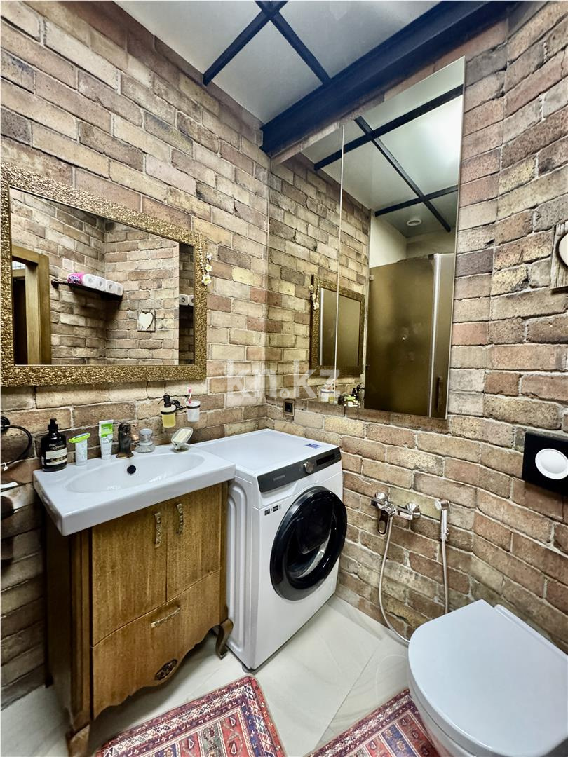 Продажа 3-комнатной квартиры, 160 м², ул. Аманжолова, дом  41 в Караганде - фото 36