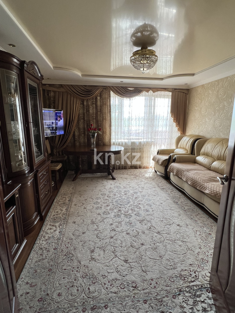 Продажа 4-комнатной квартиры, 80 м², пр. Республики, дом  32 в Караганде