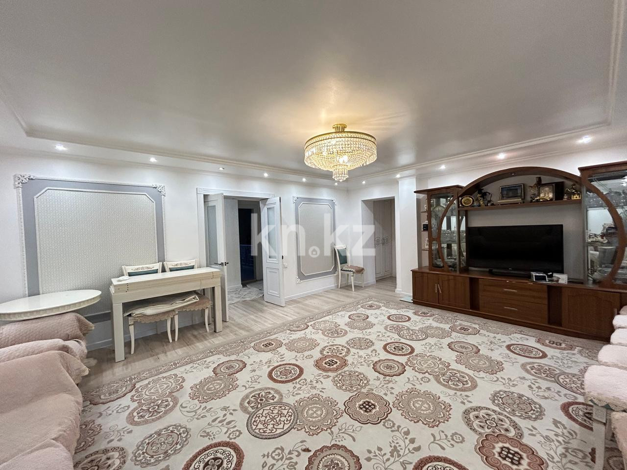 Продажа 5-комнатной квартиры, 107 м², ул. Муканова в Караганде - фото 4