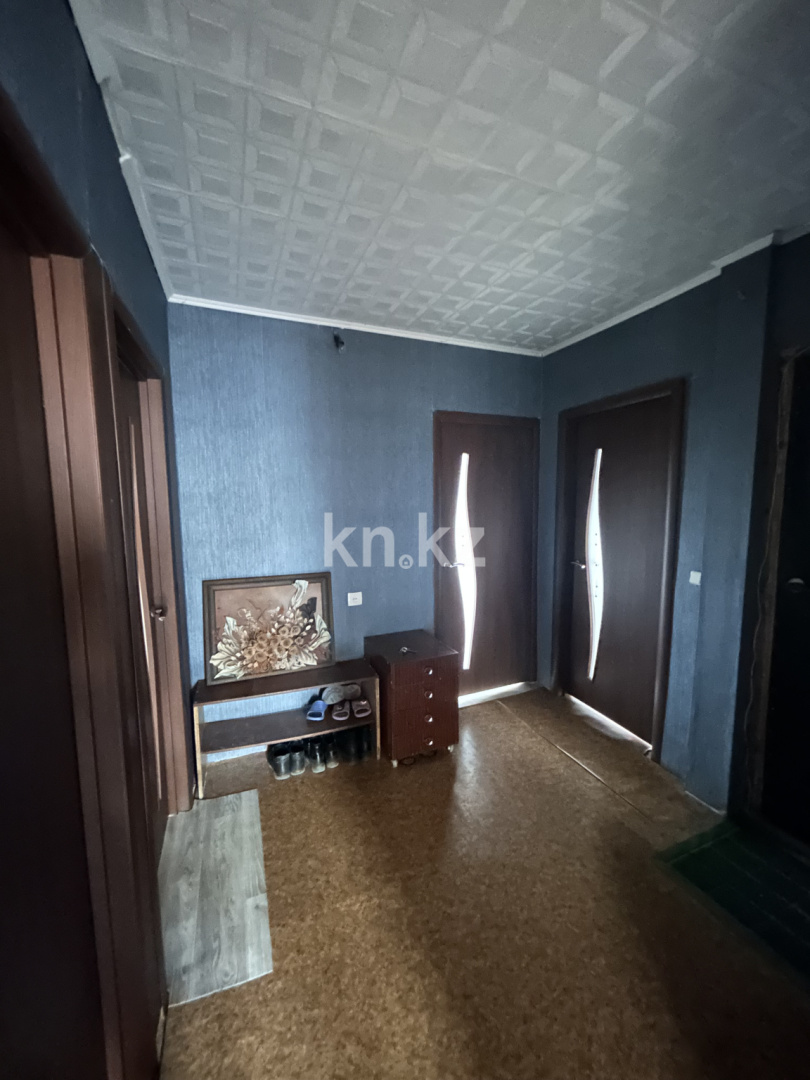 Продажа 4-комнатной квартиры, 76.3 м², 1 кв-л, дом  2 в Караганде - фото 8