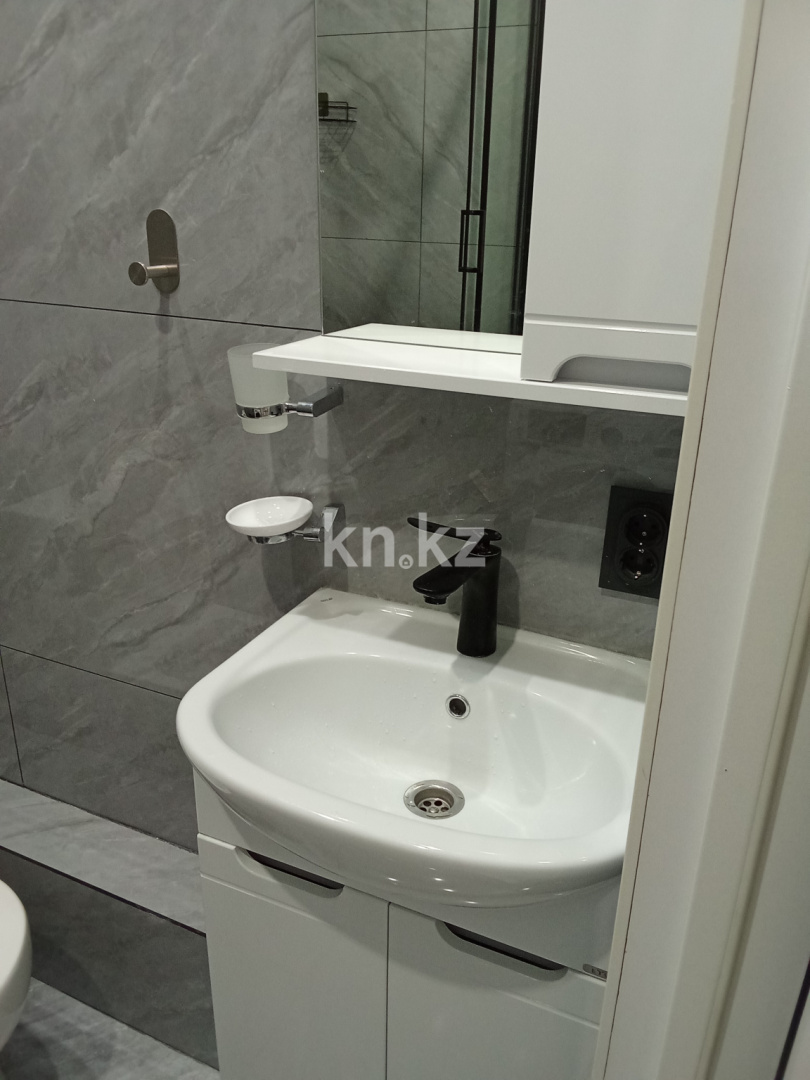 Продажа 4-комнатной квартиры, 136.2 м², ул. Касымова, дом  32 в Алматы - фото 12