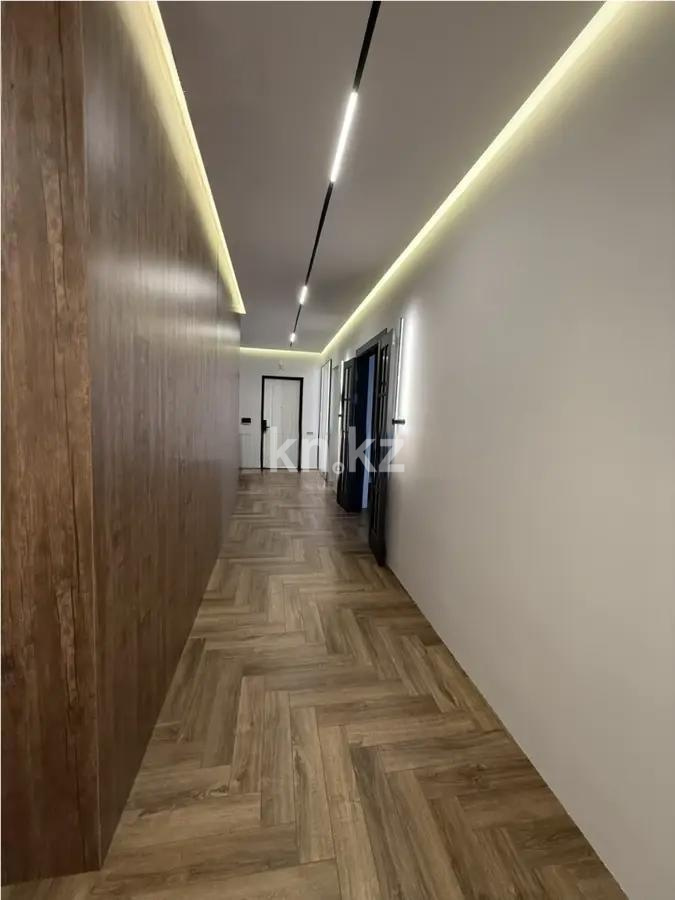 Продажа 4-комнатной квартиры, 140 м², ул. Е-899, дом  1/1 в Астане - фото 8