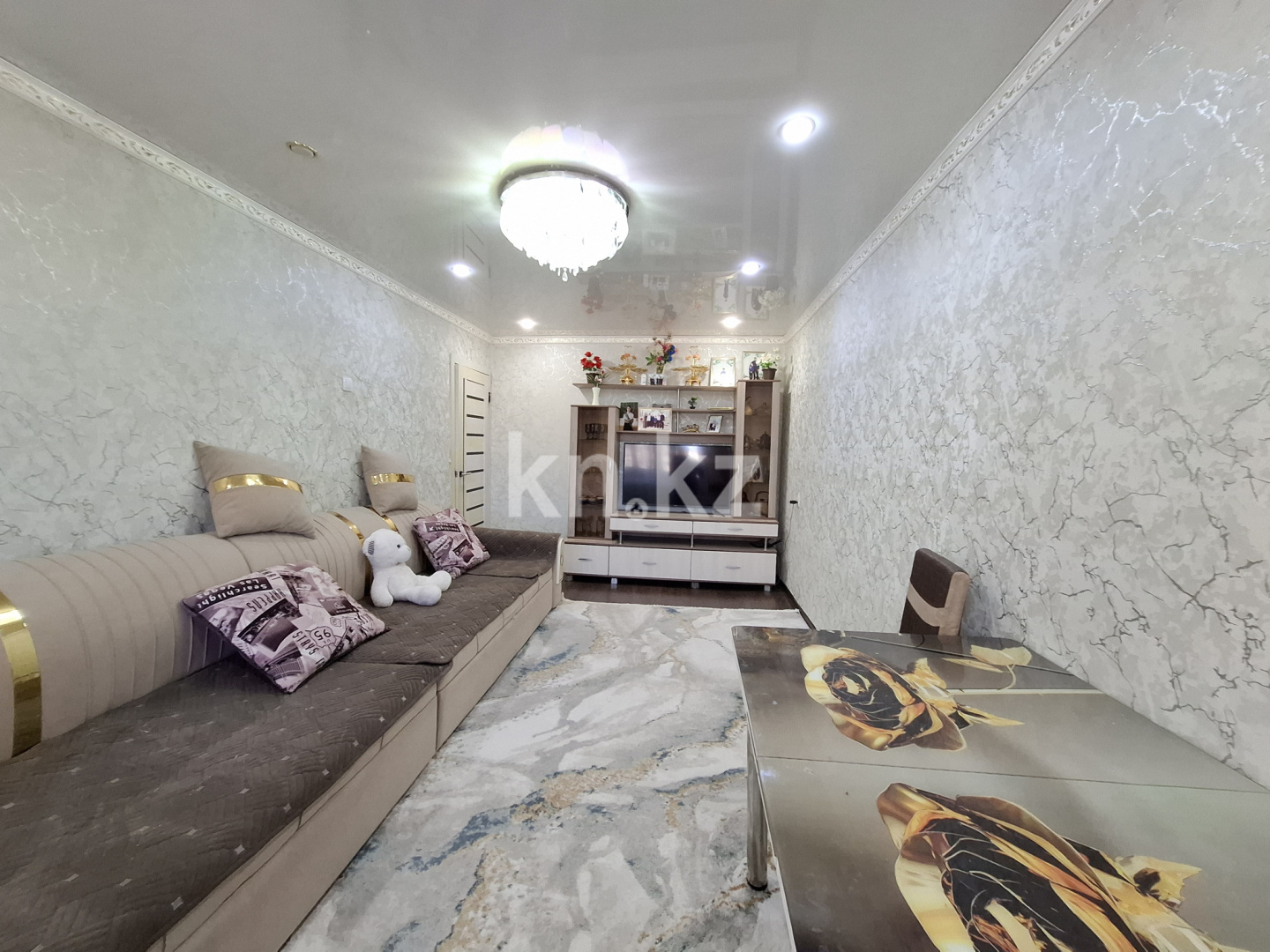 Продажа 3-комнатной квартиры, 62.5 м², 18-й мкр., дом  9 в Караганде