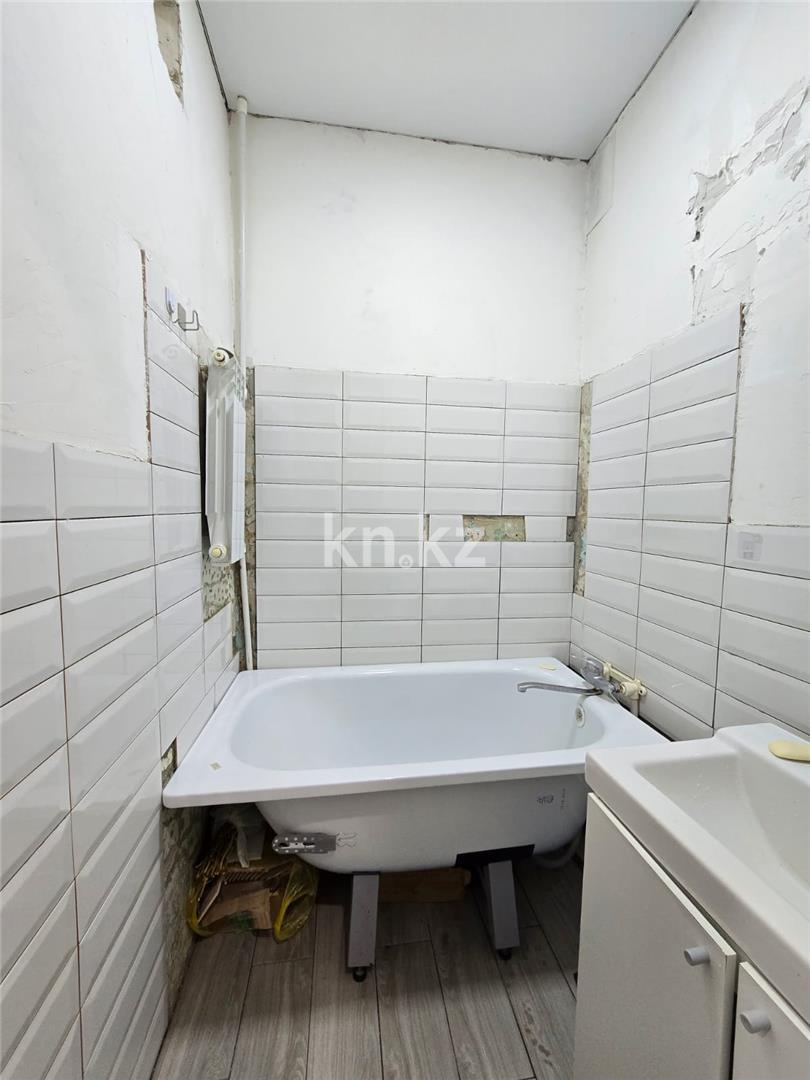 Продажа 2-комнатной квартиры, 43 м², мкр-н 7 в Темиртау - фото 6